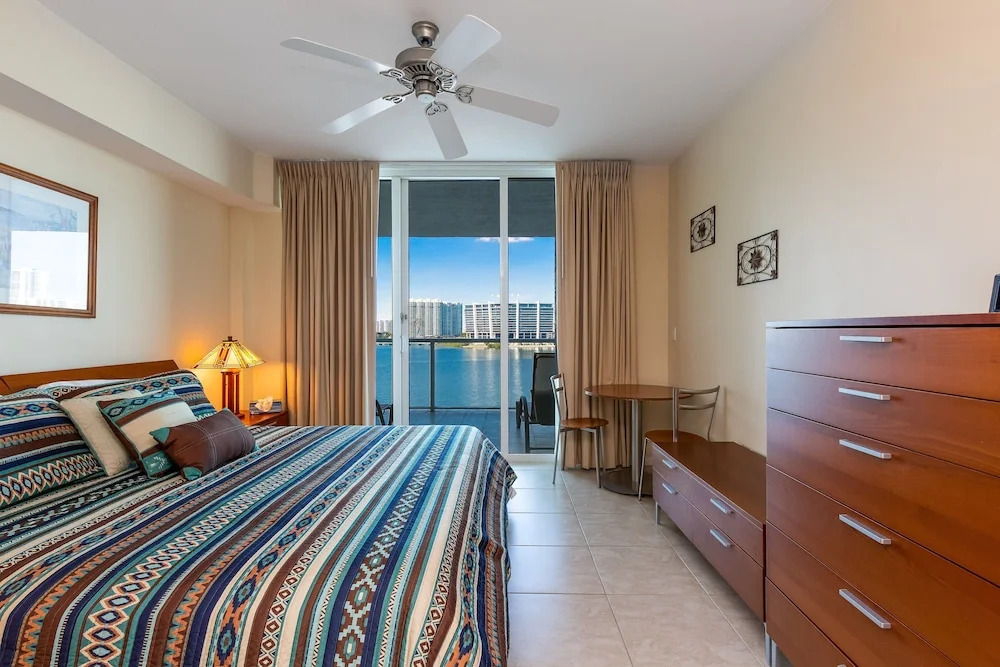 Le Marina Bay 806 by Go Florida Condo Sunny Isles