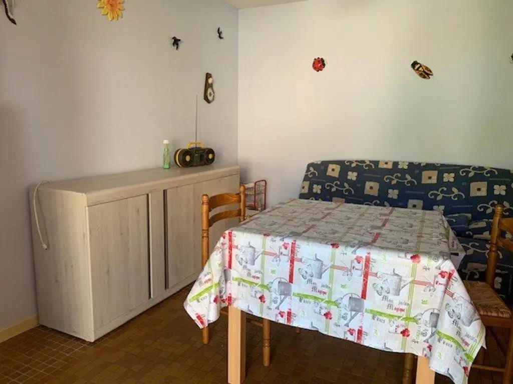 Villa mitoyenne T3 avec piscine et parking - FR-1-607-49