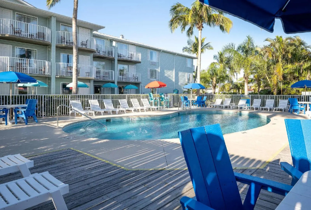 Capt Hirams Resort
