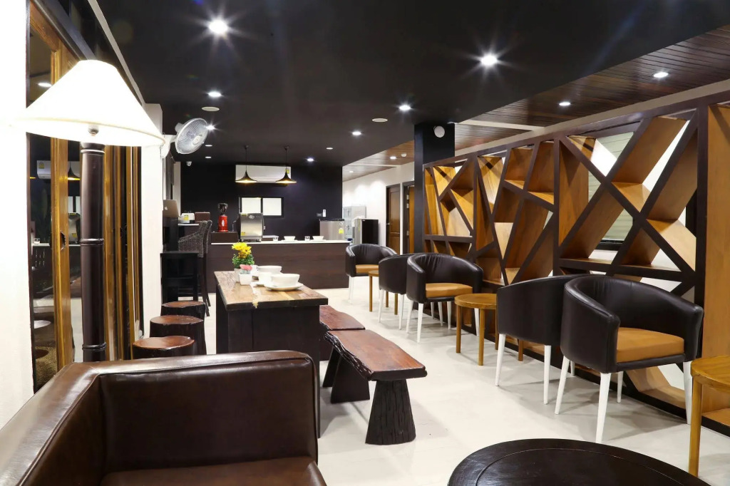 Sabai Hotel and Hostel