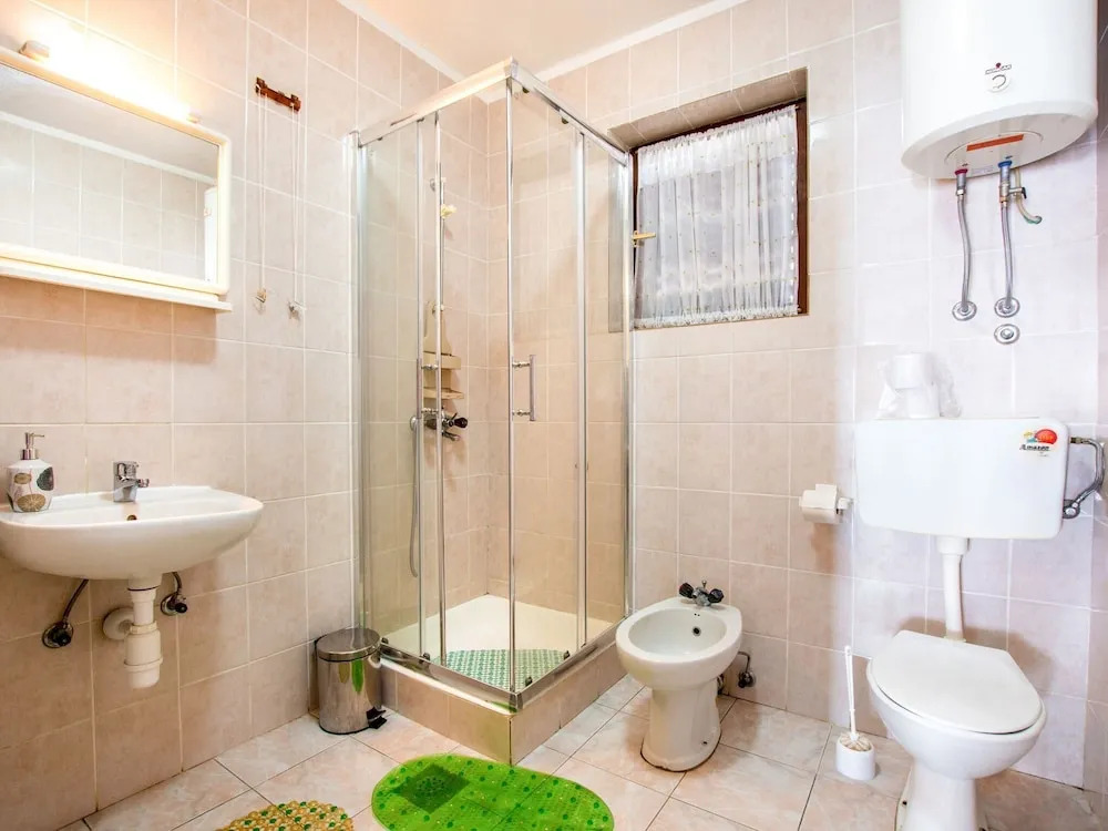 Modern, new Apartment With Private Terrace, Garden With Bbq, Near the sea