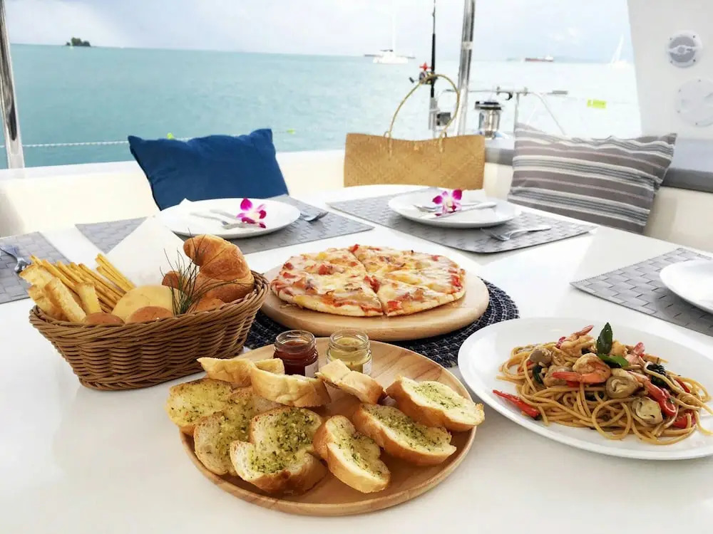Discover Catamaran Phuket - LAGOON440