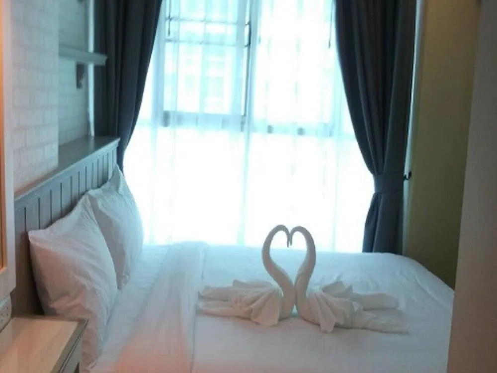 Lumpini Parkbeach Pattaya Pool View