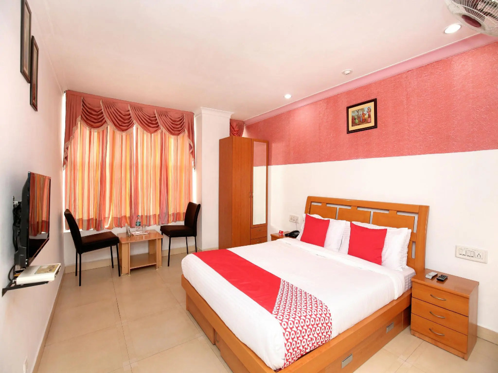 OYO 13365 Hotel Teg Royal