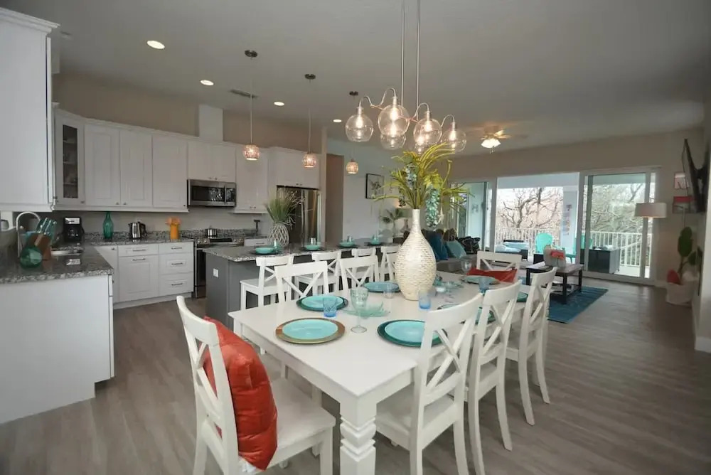 Beach Front 5 bed 4 Bath Luxury House Hot Tub Fenced Yard Pets Welcome