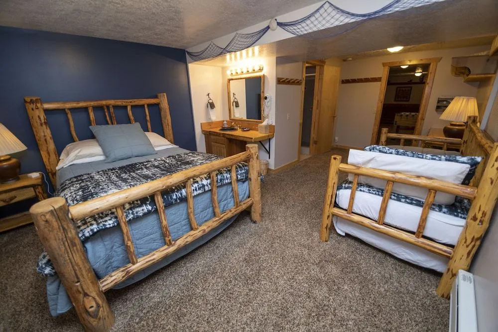 Snowberry Inn Bed & Breakfast