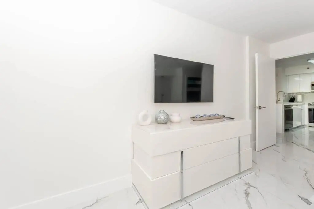 Yacht Club at Aventura Lux 2 Bed 2 Bath Brand New 2021