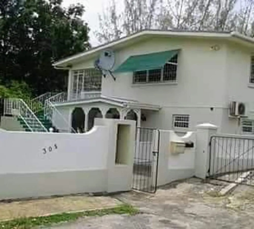 Charming 2-bed Apartment in Holetown.sunset Crest