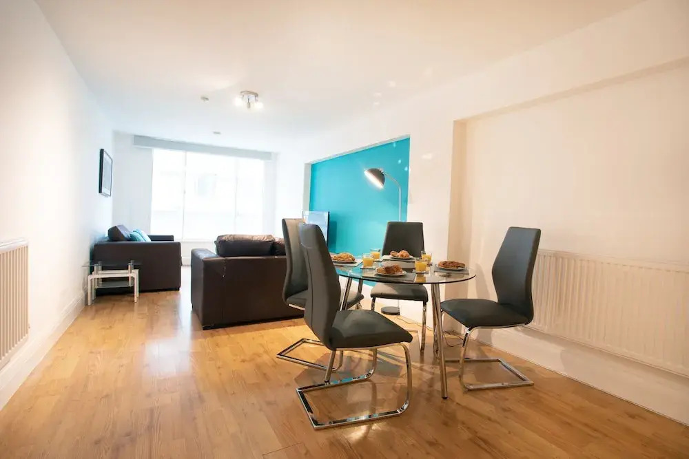 Rest & Recharge Regents CT 1Bed Sleeps 4