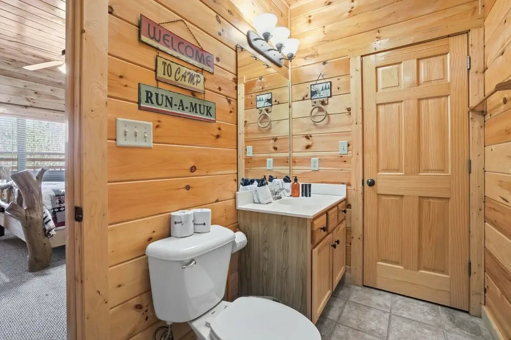 Knotty But Nice 4 Bedroom Home