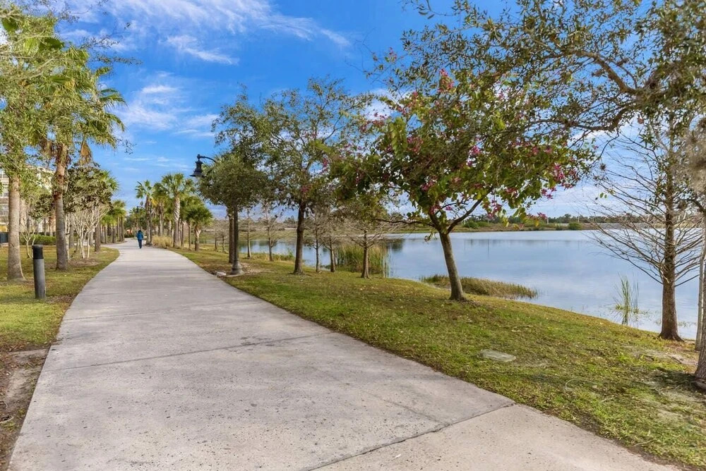 Stylish and Contemporary Vista Cay Hideaway - Lake View 3bd/2ba #3vc4126