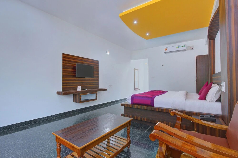 OYO 11724 Chitra Residency Premium