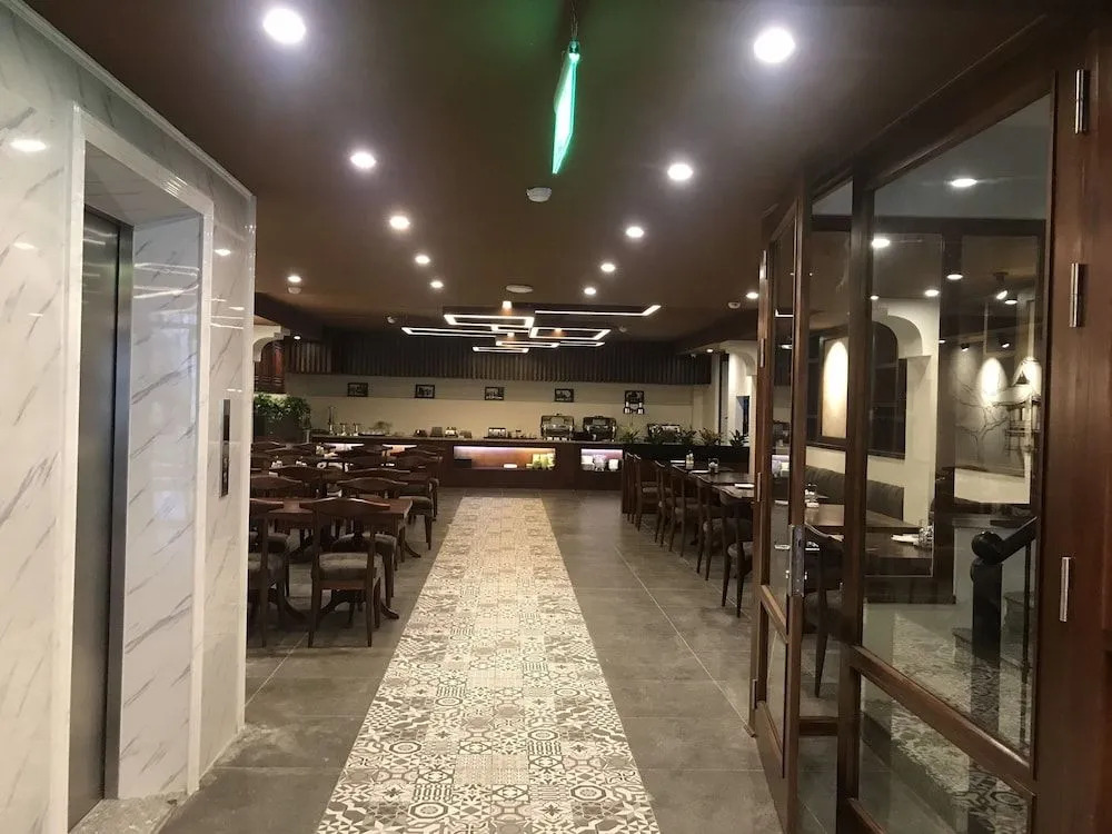 REIWA INN APARTMENT