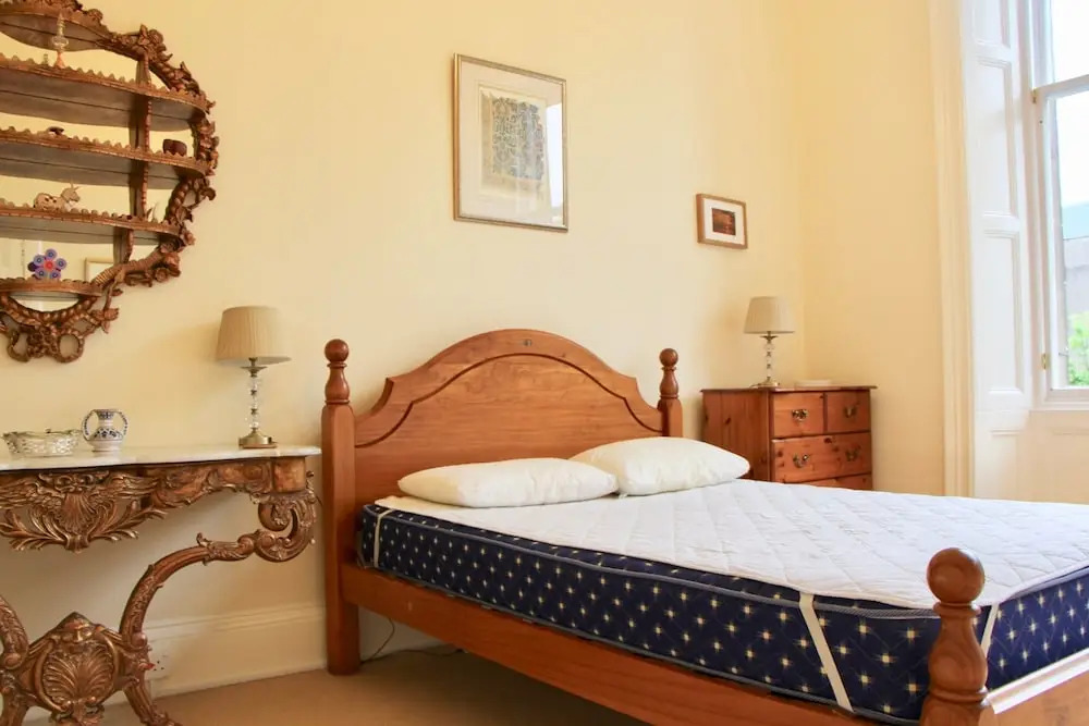 2 Bedroom Apartment Near Haymarket