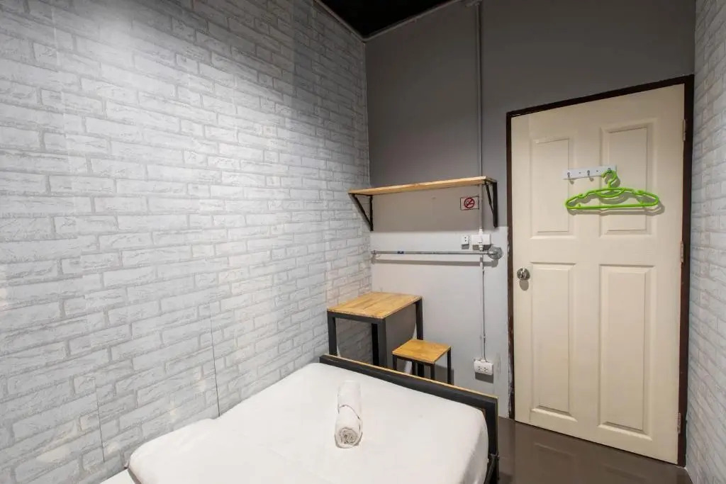 La Belle Nuit House