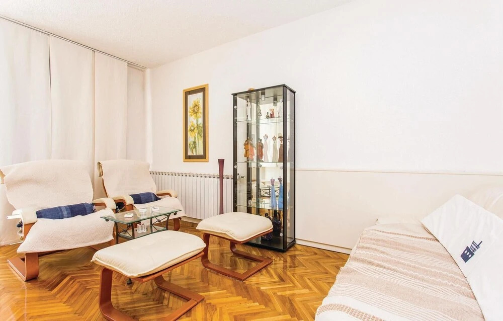 Awesome Home In Malinska With Wifi