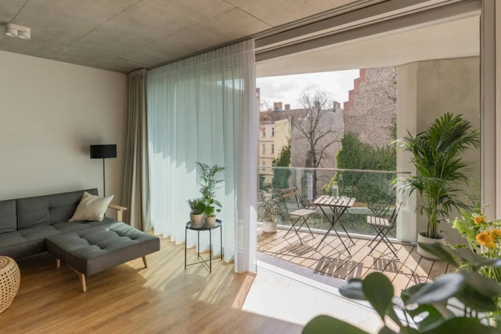 Carlotta Apartments