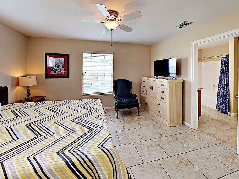 The Mermaid - 3 Br Home