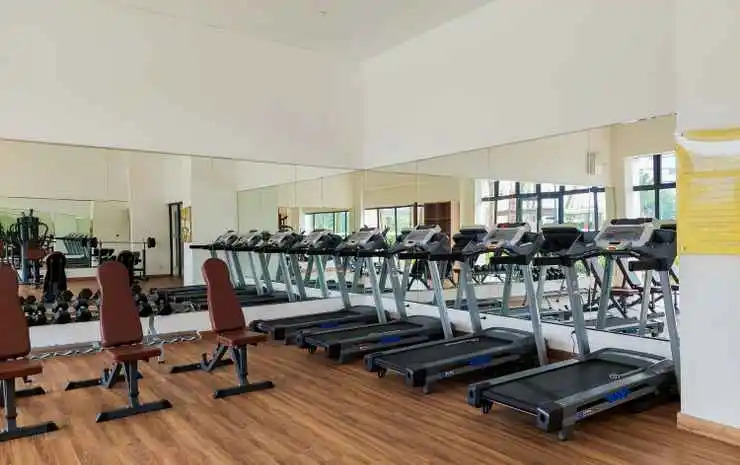 Well Appointed and Homey Studio Room at Sky House BSD Apartment By Travelio