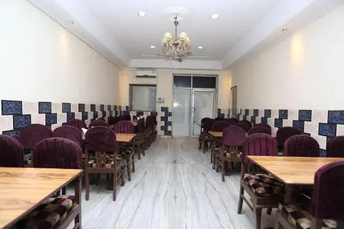 OYO 14511 Apollo Inn