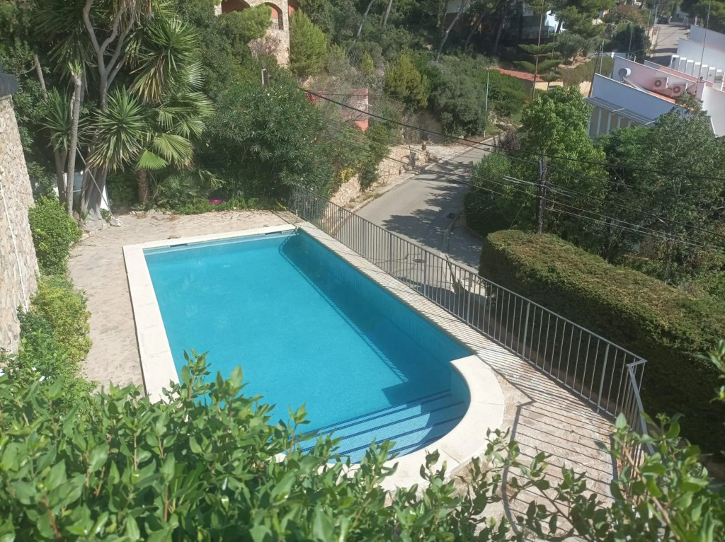 Sol y Mar 8-Maison jumelée avec terrasse, piscine et parking communautaire, surplomb de mer
