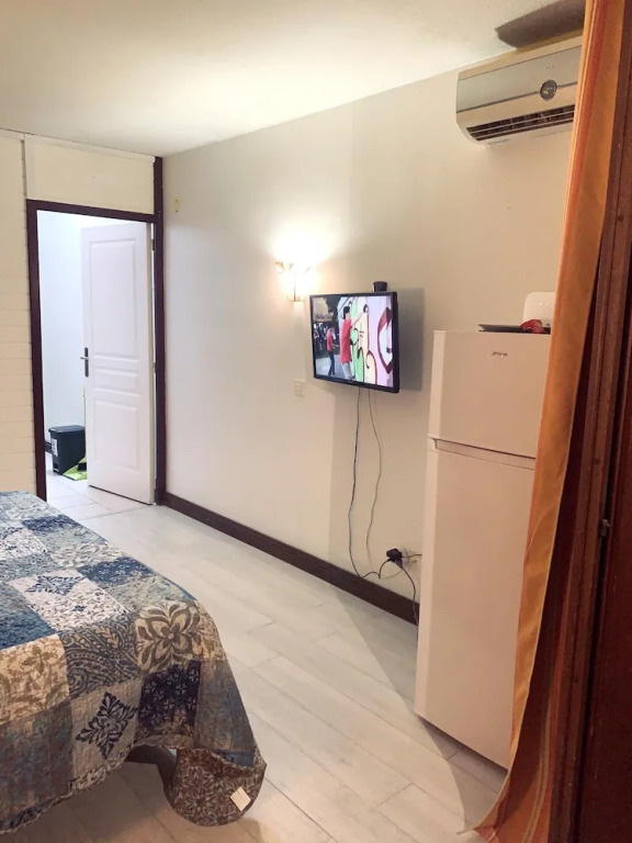 Studio in Sainte-anne, With Shared Pool, Furnished Terrace and Wifi - 600 m From the Beach