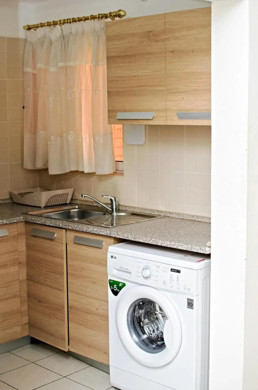 Regimanuel Apartments - Kwabenya