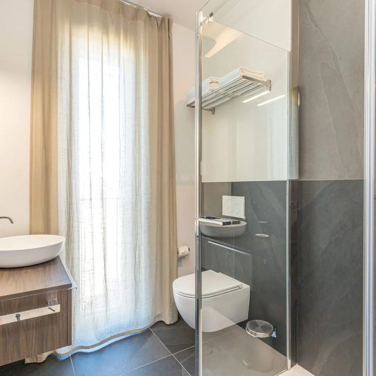Icon H 204 Suite Micro-living