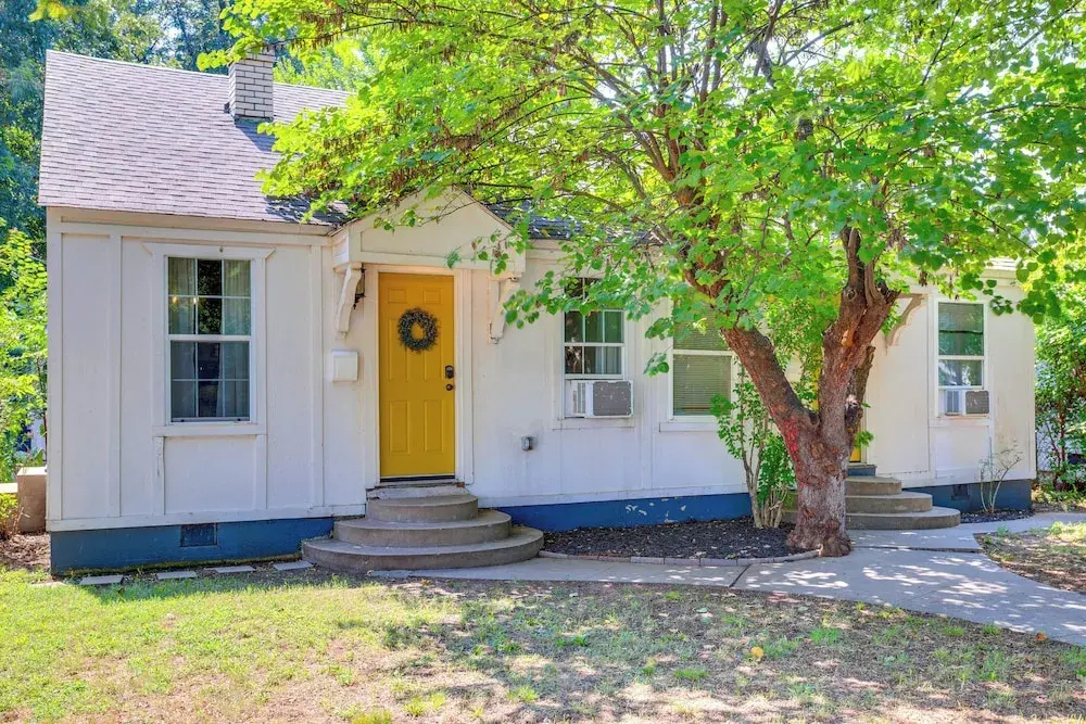 Modern OKC Duplex in Plaza: Steps to Shops & Bars