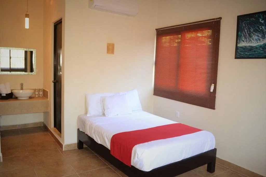 El Roble Hotel