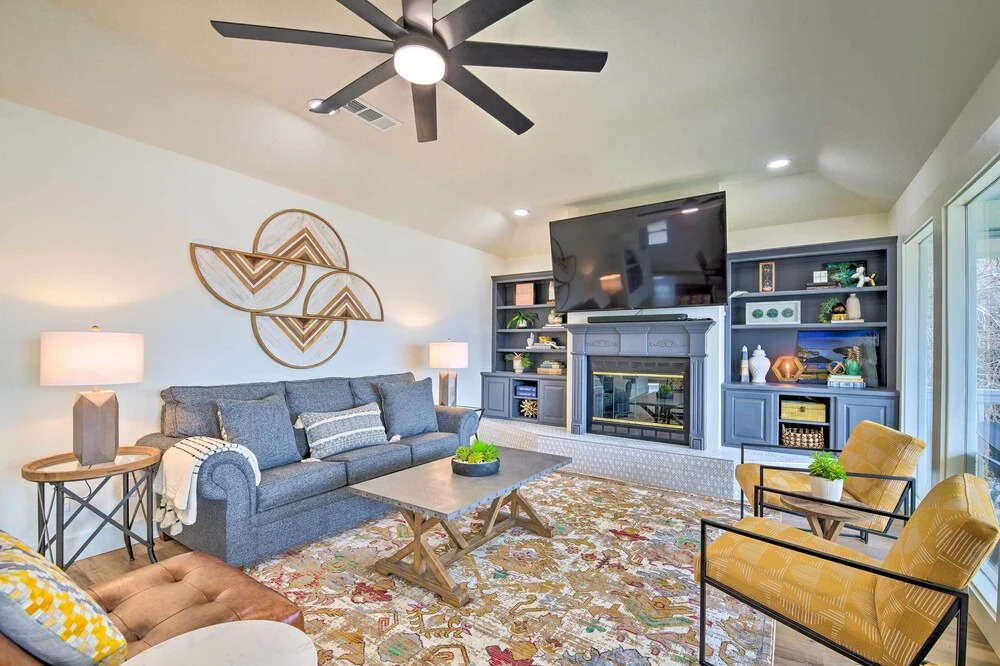 Lake Dayz Granbury Retreat w/ Private Dock!