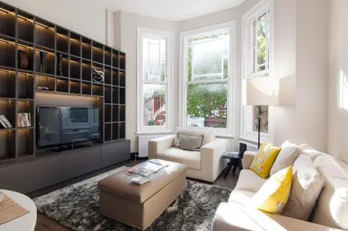 Kensington Garden View Apartment