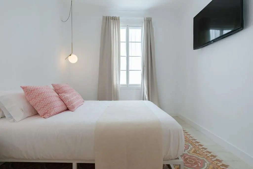 LLONGAS Hostel