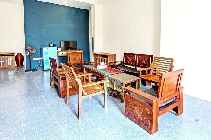 Capital O 92747 Ombak Cafe & Homestay