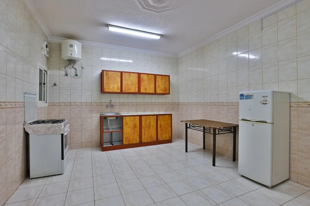 OYO 233 Hayat Al Salam Hotel Apartment