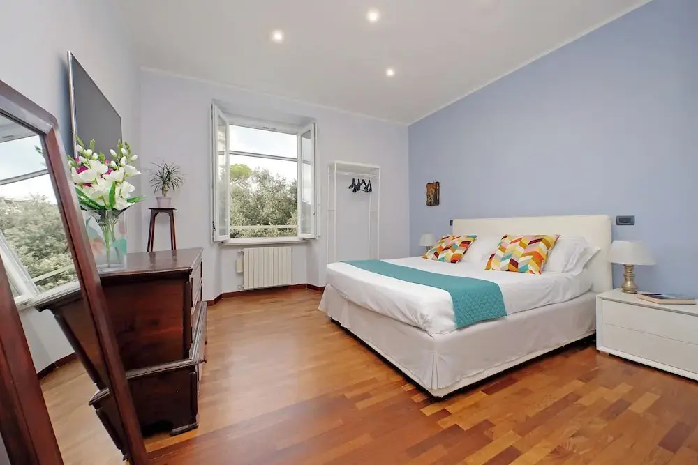 Testaccio Luminous And Large Apartment