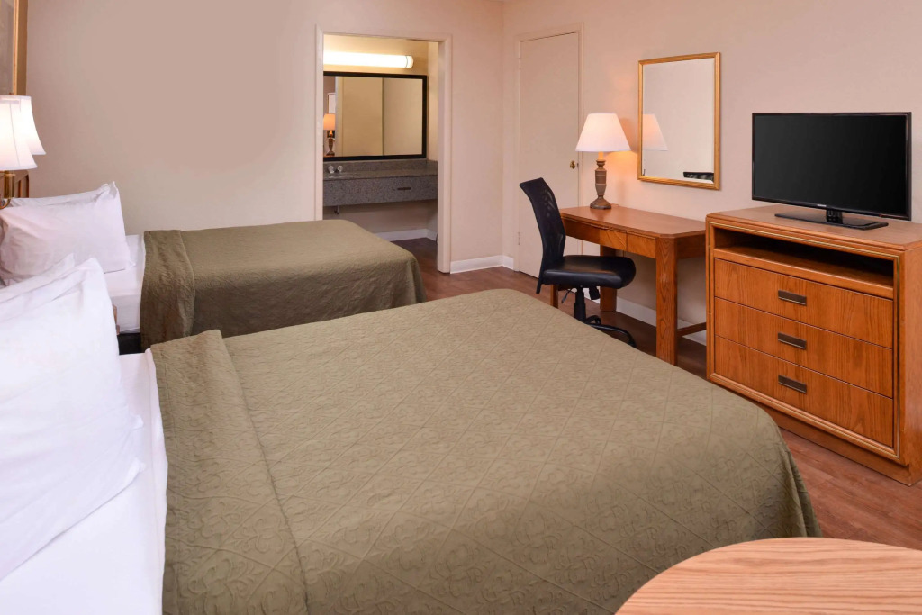 Quality Inn Dutch Inn