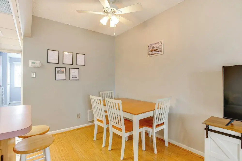 Quaint Wildwood Condo ~ Walk to Beach!