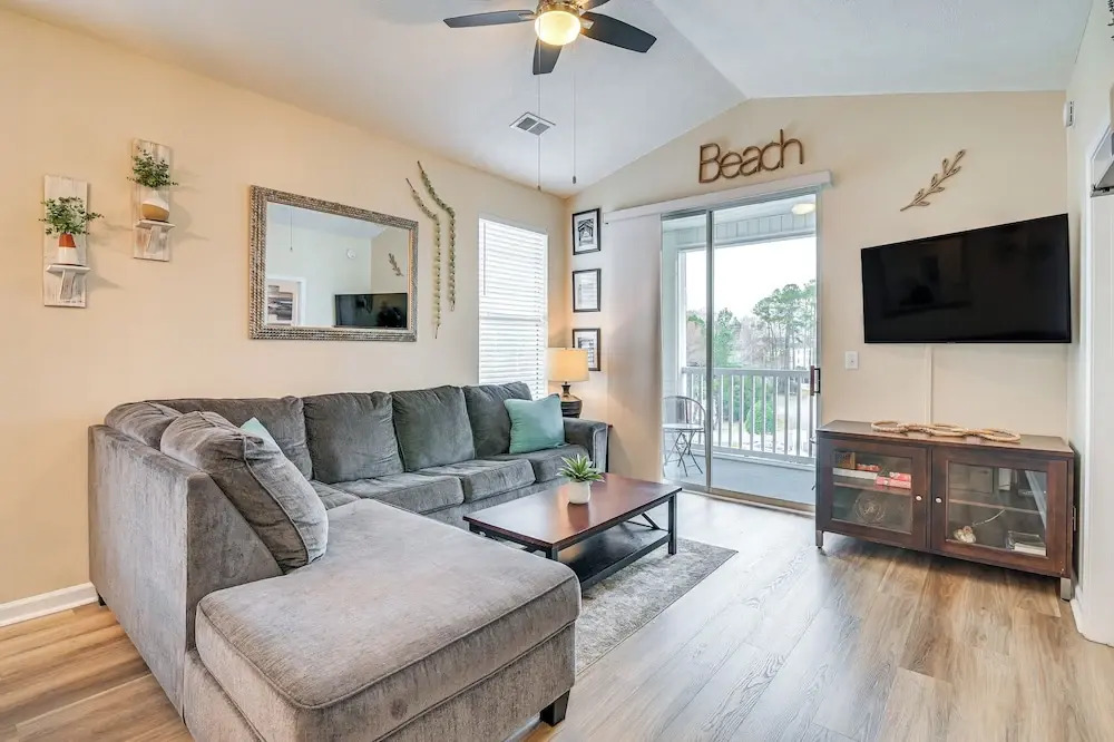 4 Mi to Ocean: Breezy Golf Condo in Myrtle Beach