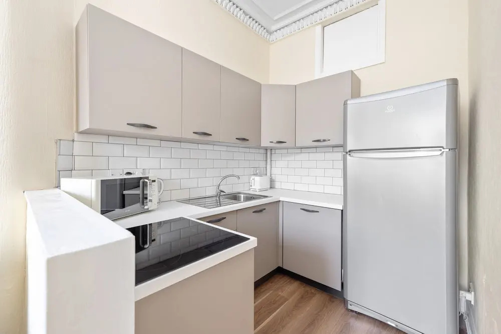 JOIVY Charming 2-Bed Flat Near City Centre W/ Desk