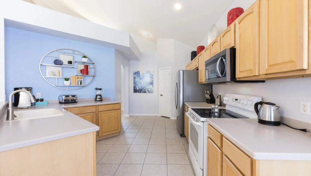 Relax in This Perfect 6BR Disney Villa w Pool spa