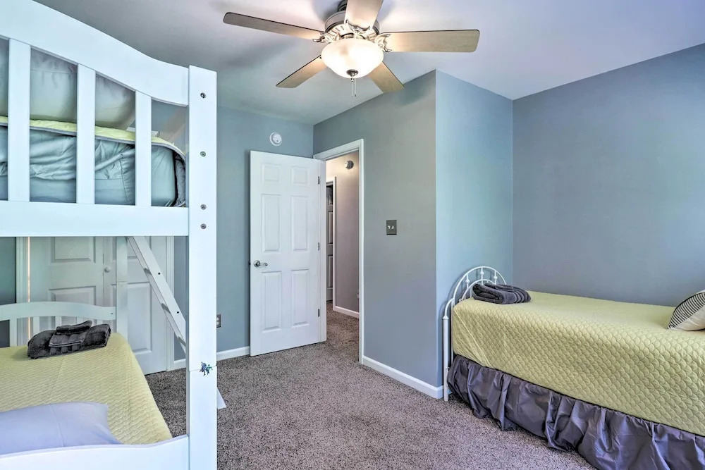 Creekside Brevard Home < 1 Mi to Downtown!