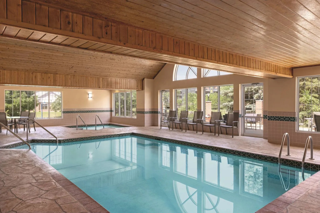 Country Inn & Suites by Radisson, Madison, WI