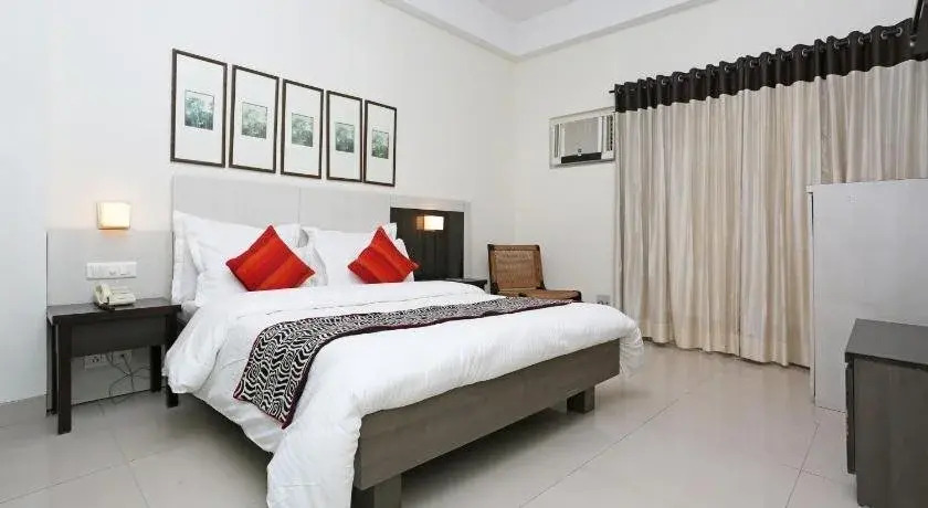Anav house