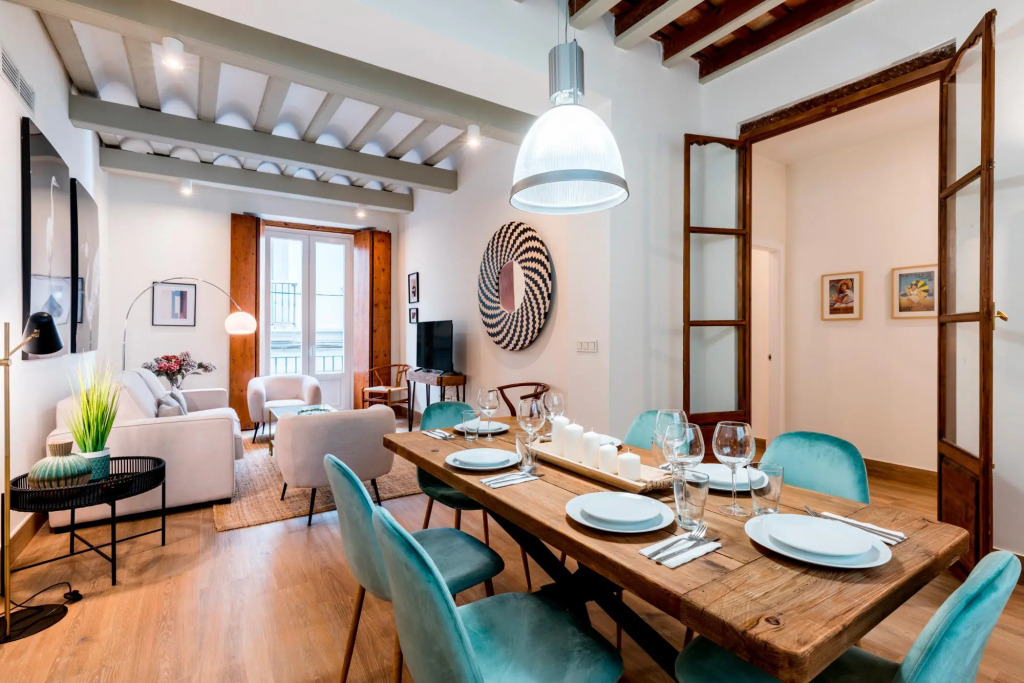 Magnificent 4 Bedroom Apartment in Cadiz Center San Antonio V