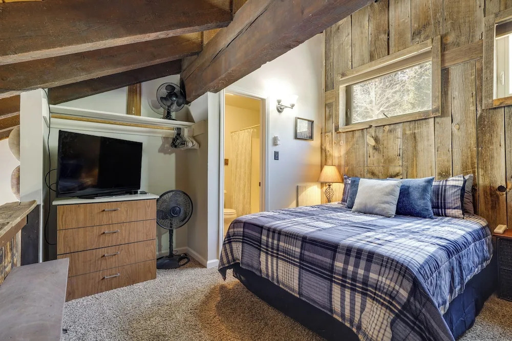 Townhome w/ Mtn View - Walk to Brian Head Lifts!