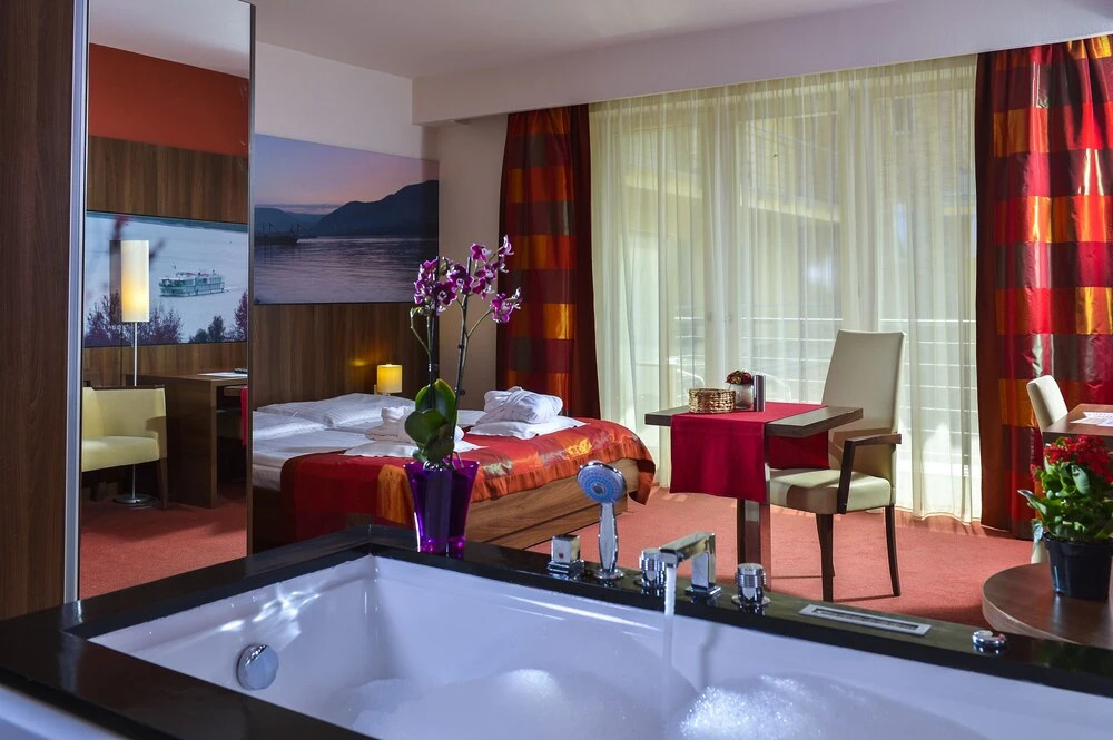 Royal Club Hotel