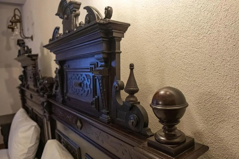 The Throne - M Museum Hotel