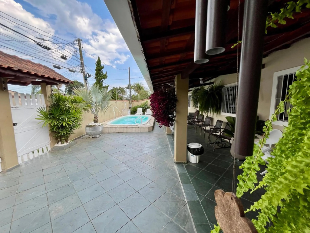 Casa com Piscina Hidro, área Gourmet, Próximo à praia