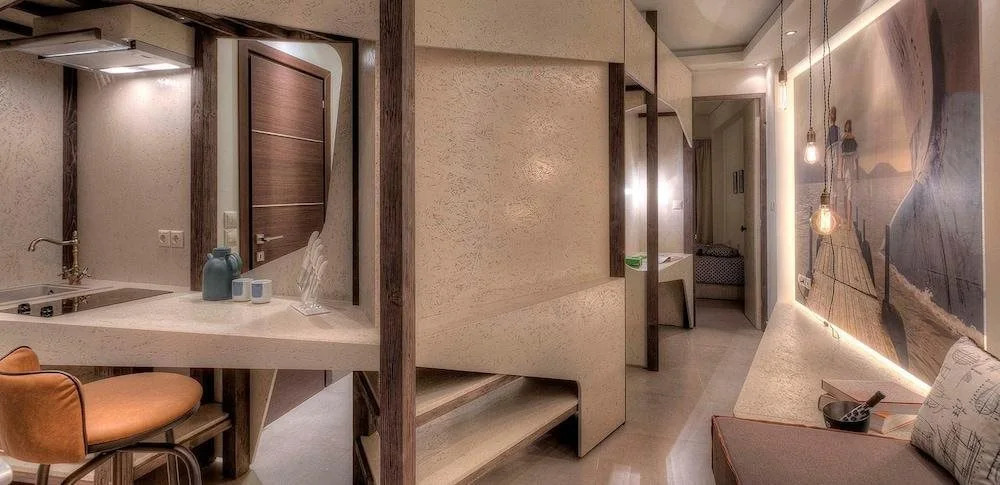 Harbor Suites